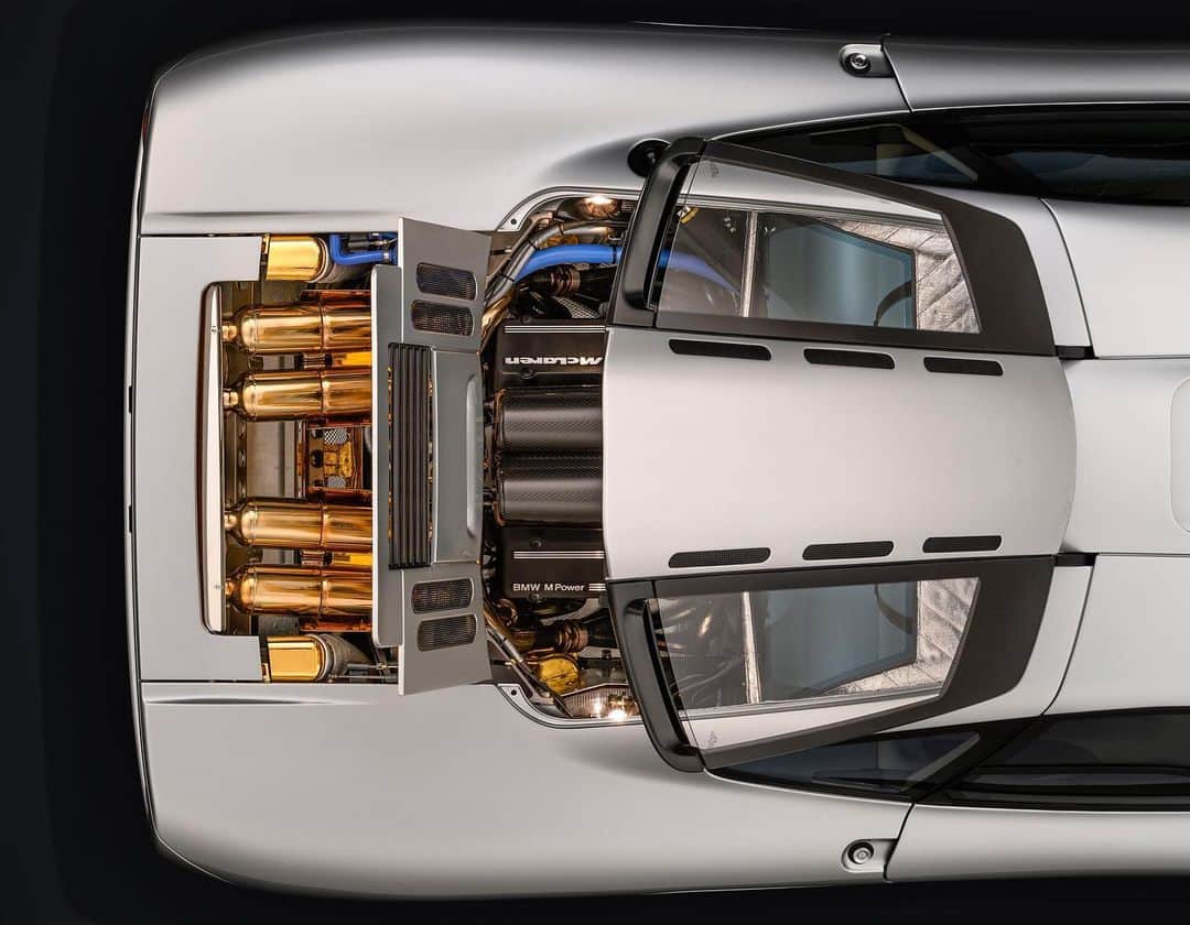 McLaren Automotiveさんのインスタグラム写真 - (McLaren AutomotiveInstagram)「One of the most famous details of the McLaren F1 is its engine bay, which was lined with gold to reflect the heat generated by the 6.1 litre V12 engine. Meticulously stripped, restored and rebuilt, it was then dyno tested to ensure that it generates the still-impressive 618 bhp capable of powering the McLaren F1 to 243mph before being re-installed in the car. #MSOMonth2019」9月2日 3時23分 - mclarenauto