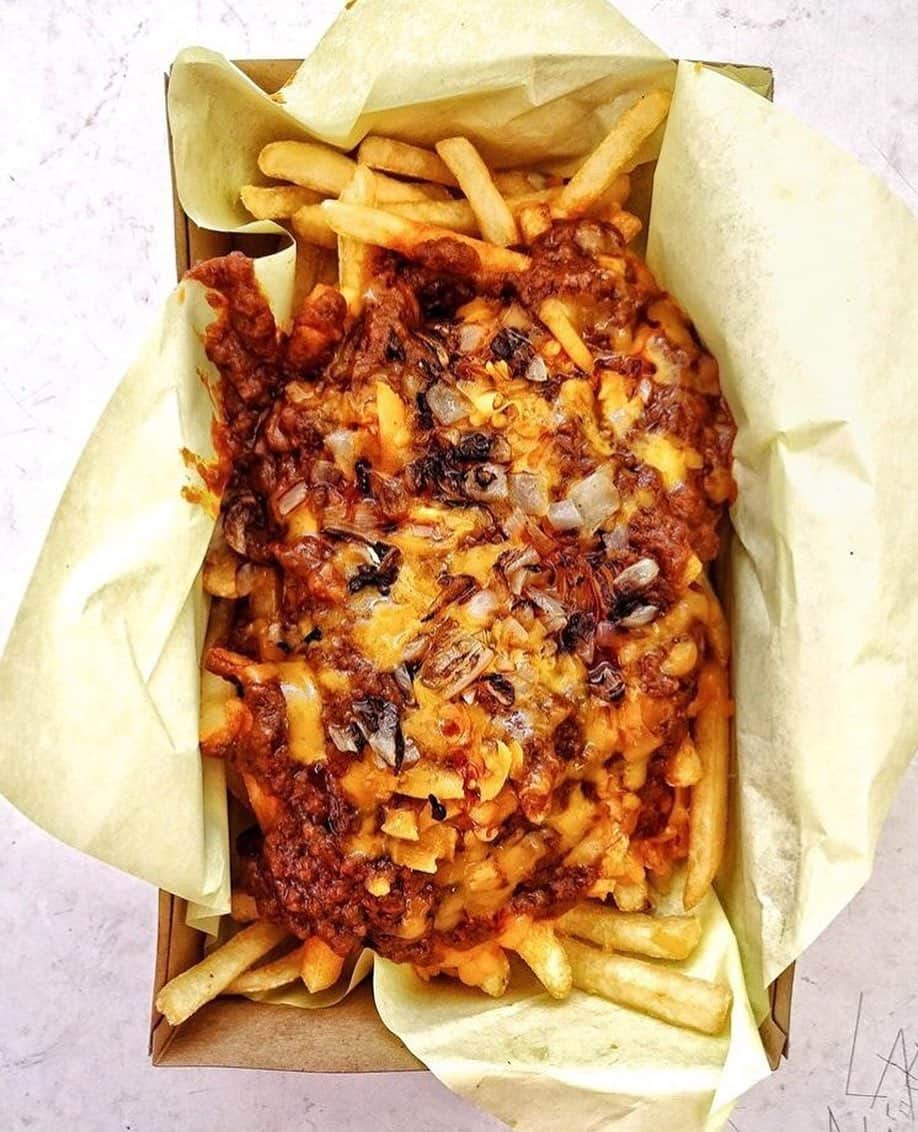 Food & Wineさんのインスタグラム写真 - (Food & WineInstagram)「Now *these* are chili cheese fries. 📷: Senior Editor @davidlandsel1」9月2日 4時07分 - foodandwine