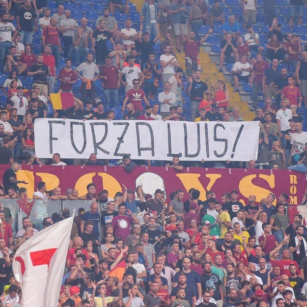 ASローマさんのインスタグラム写真 - (ASローマInstagram)「"Rest in peace little angel... stay strong Luis!" ❤️ ⁣⁣ ⁣⁣ Tributes from #ASRoma fans today in support of former coach Luis Enrique and his family 🌹」9月2日 4時13分 - officialasroma