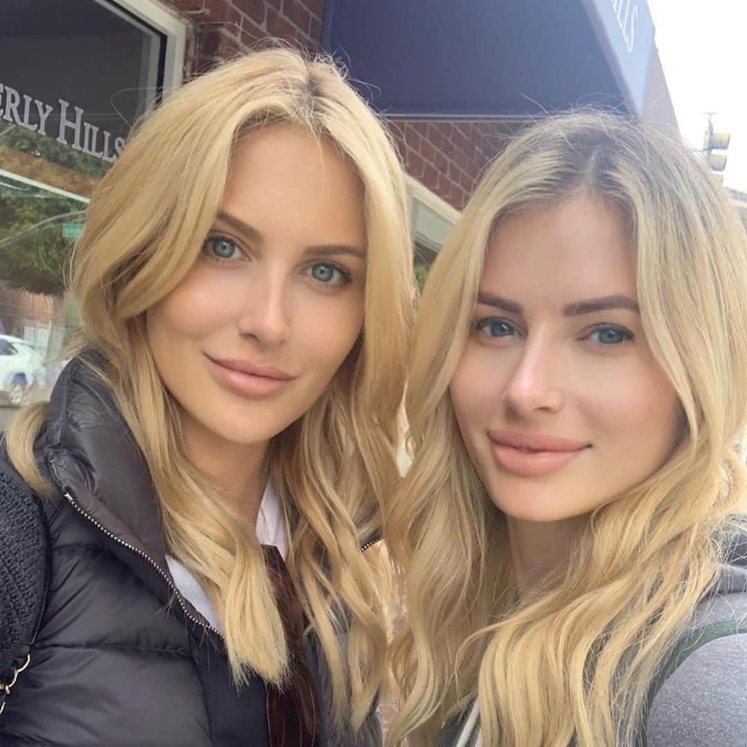 ステファニー・プラットのインスタグラム：「HAPPY BIRTHDAY to my best friend, sister & twin 🥰 thank God I dated that asshole 10 years ago to meet you!!! 🤣 Halle bear 🐻 I could go on and on about how much I adore you and how thankful I am for you... my rock, my sister, my everything- but I’ll FaceTime you! You know Instagram scares me LOL 😬😂 call me after your birthday pancakes!! (And that GORGEOUS SWEET boy is my Godson) 😍❤️😍❤️」