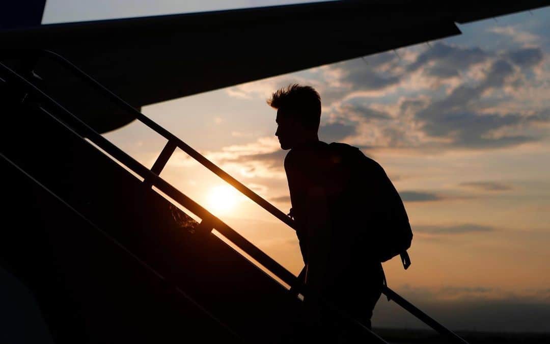 のインスタグラム：「✈️🇳🇱, looking forward to be with the Dutch squad again 🦁」