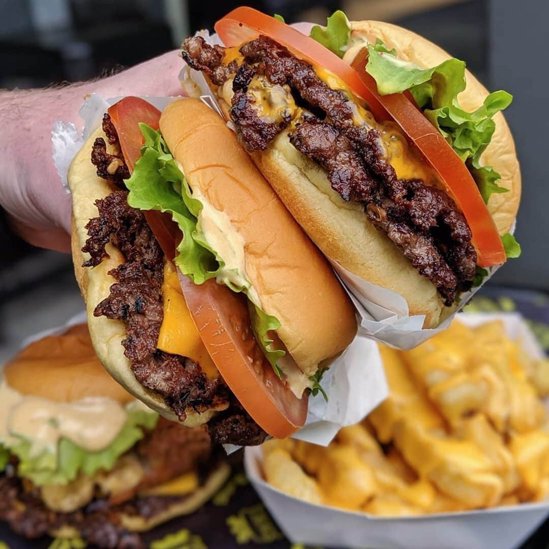 SHAKE SHACKさんのインスタグラム写真 - (SHAKE SHACKInstagram)「Less grill time, more chill time 👌 (📸: @ issac_eatsalot) #shakeshack」9月2日 10時31分 - shakeshack