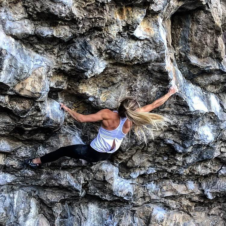 シャウナ・コックジーさんのインスタグラム写真 - (シャウナ・コックジーInstagram)「Climbing in the cave sure is an acquired taste but I love it.」9月2日 5時37分 - shaunacoxsey