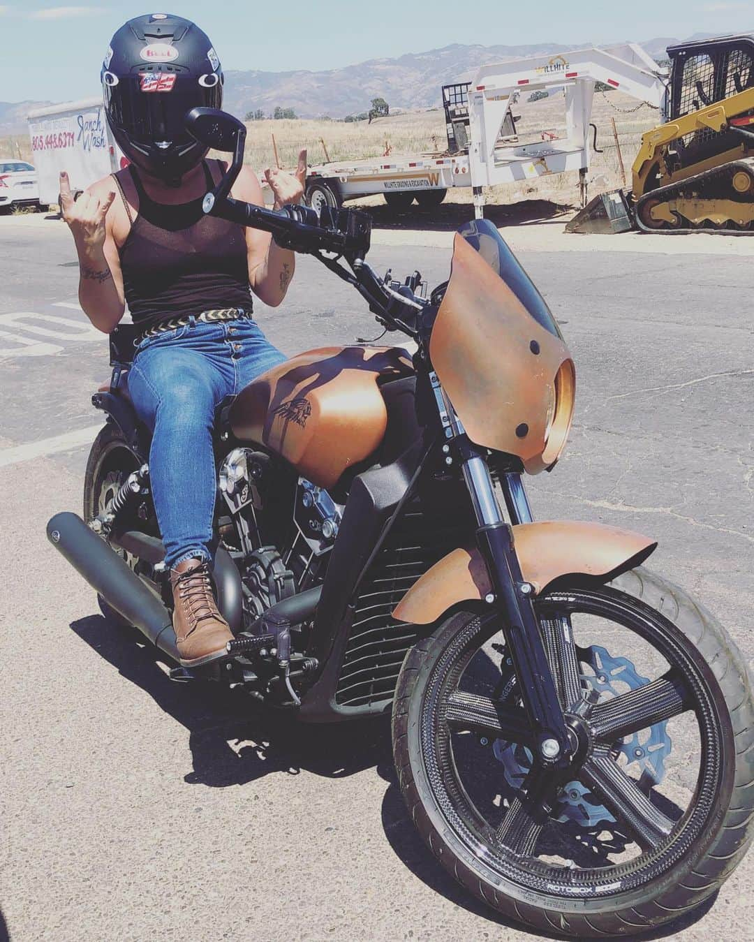 P!nk（ピンク）さんのインスタグラム写真 - (P!nk（ピンク）Instagram)「I missed my girl #sweetsimplehome #womenwhoride #killerbootsman #livefastrally #bandofbrothers」9月2日 5時56分 - pink