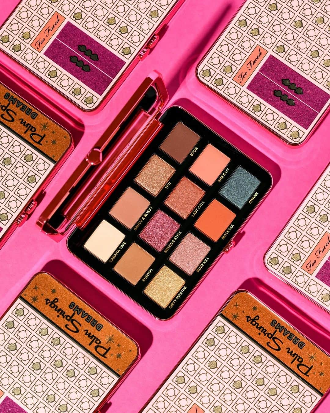 Too Facedさんのインスタグラム写真 - (Too FacedInstagram)「Create all the vacay feels with our NEW Palm Springs Dreams Eye Shadow Palette. 🌴 Packed with warm sparkling shades! ✨ Available @sephoracanada! #tfpeachesandcream #toofaced」9月2日 6時08分 - toofaced