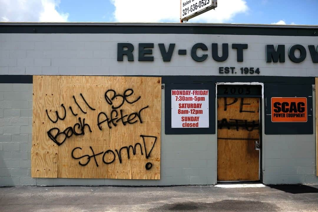 ABC Newsさんのインスタグラム写真 - (ABC NewsInstagram)「Boarded up business in Cocoa, Florida reads, "We'll be back after storm!" painted on a wooden panel ahead of Hurricane Dorian approaching the mainland United States. #Hurricane #Dorian #HurricaneDorian #Storms #weather #wx #severeweather」9月2日 6時23分 - abcnews