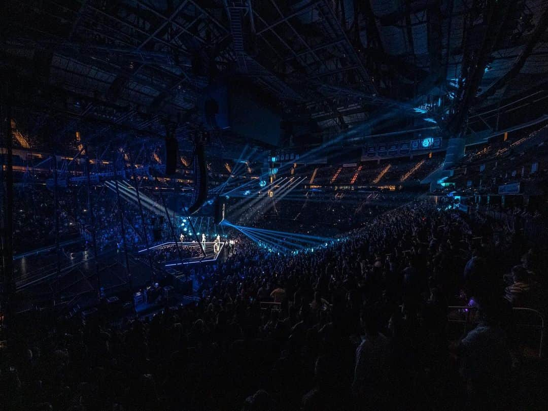 backstreetboysさんのインスタグラム写真 - (backstreetboysInstagram)「How did we get so lucky with such incredible fans? Love you Houston! #BSBHOU #DNAWorldTour」9月2日 6時28分 - backstreetboys