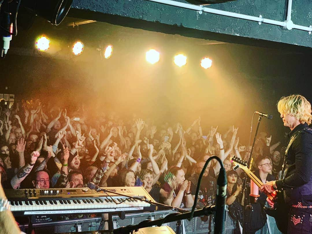 ダフ・マッケイガンさんのインスタグラム写真 - (ダフ・マッケイガンInstagram)「How radical was THAT Manchester! You guys are god-damn amazing!!!」9月2日 6時44分 - duffmckagan