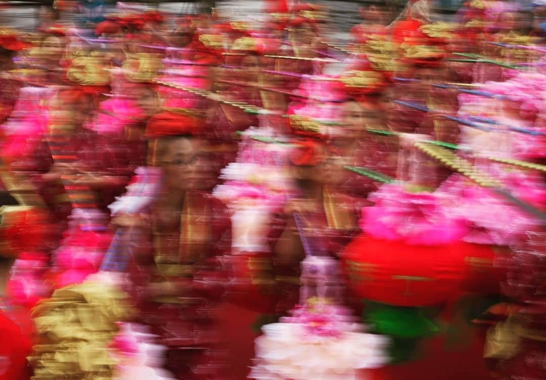 Michael Yamashitaさんのインスタグラム写真 - (Michael YamashitaInstagram)「Faces in a crowd. I was shooting a parade of dancers in Taipei and in the heat of the action, mistakenly took this photograph at a lower shutter speed than intended. Sometimes mistakes just work!  #Taiwan #dancing #motionblur #Taipei」9月2日 7時00分 - yamashitaphoto