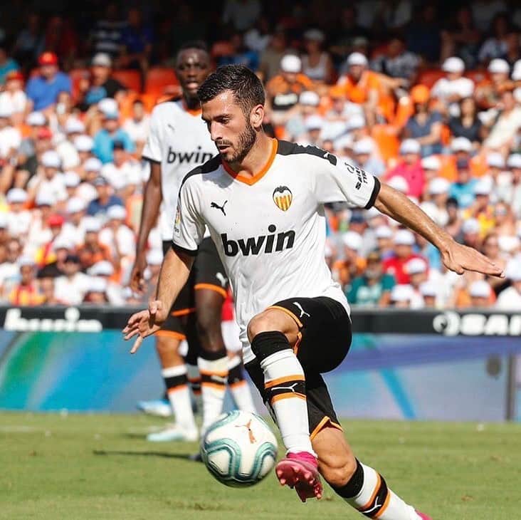 ホセ・ルイス・ガヤのインスタグラム：「Primera victoria en Mestalla ⚽️Seguiremos mejorando!!!! Vamos @valenciacf」