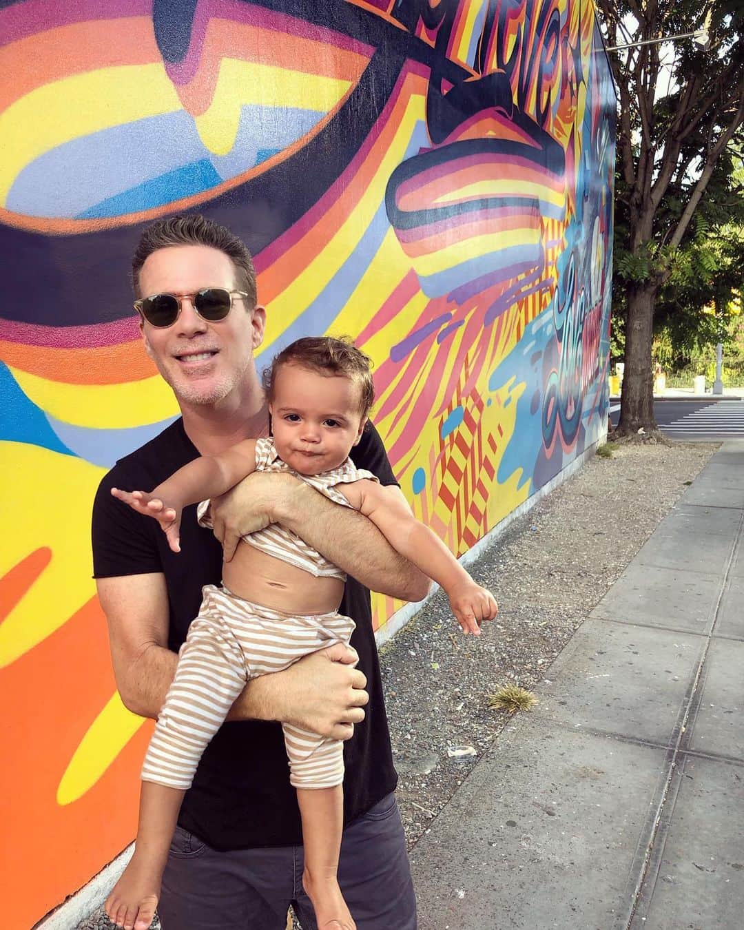 scottlippsさんのインスタグラム写真 - (scottlippsInstagram)「I make a great Dad’s... friend 😊 thanks @jgoldcrown and @journeywithjagger it’s been a fun #sunday in #nyc #soho #labordayweekend」9月2日 7時16分 - scottlipps
