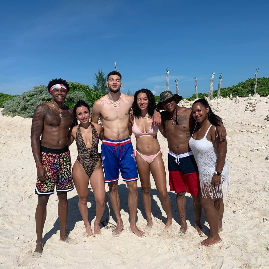 ザック・ラヴィーンさんのインスタグラム写真 - (ザック・ラヴィーンInstagram)「Real successful Bahamas trip🇧🇸」9月2日 7時26分 - zachlavine8