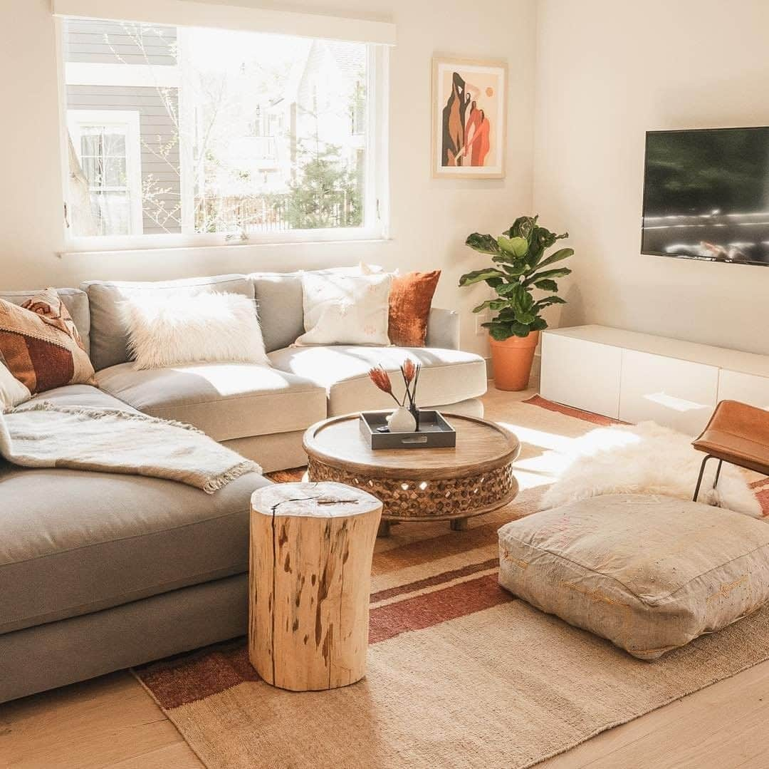 west elmさんのインスタグラム写真 - (west elmInstagram)「Forever torn between soaking up the sunshine and blasting the AC ☀️This looks like the perfect place to do both! (📸: @drsashafluss / @itskennywithrow) #sunroom #naturallight #labordayweekend」9月2日 7時42分 - westelm