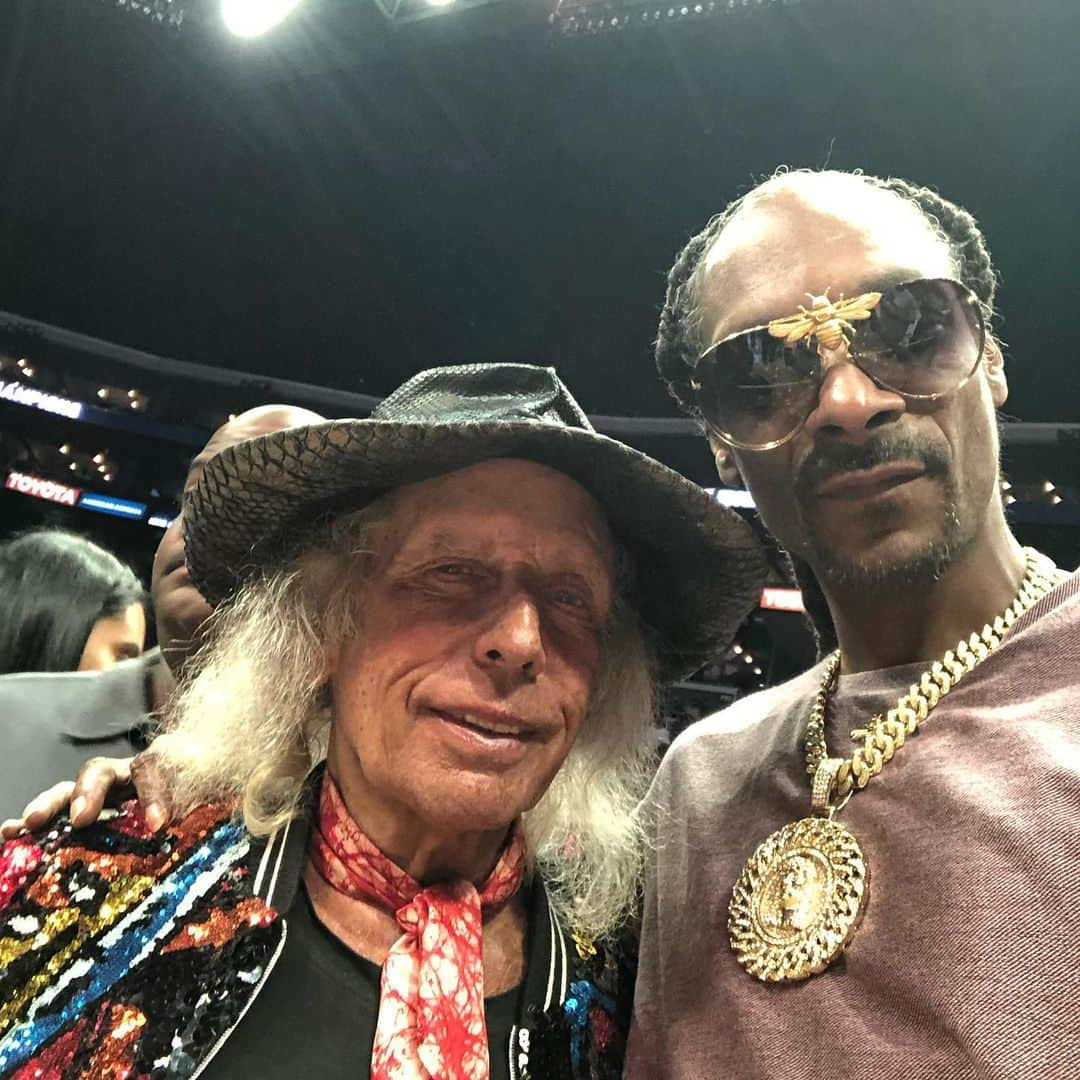 スヌープ・ドッグさんのインスタグラム写真 - (スヌープ・ドッグInstagram)「@jamesfgoldstein  boss playa 🤜🏾🔥」9月2日 7時46分 - snoopdogg