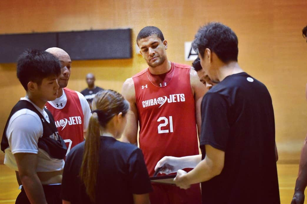 千葉ジェッツさんのインスタグラム写真 - (千葉ジェッツInstagram)「練習風景📸 #chibajets #Bリーグ #basketball #バスケ #ジェッツ #笑顔多め #けど練習は超ハード #あつしスマイル」9月2日 19時39分 - chibajets_official