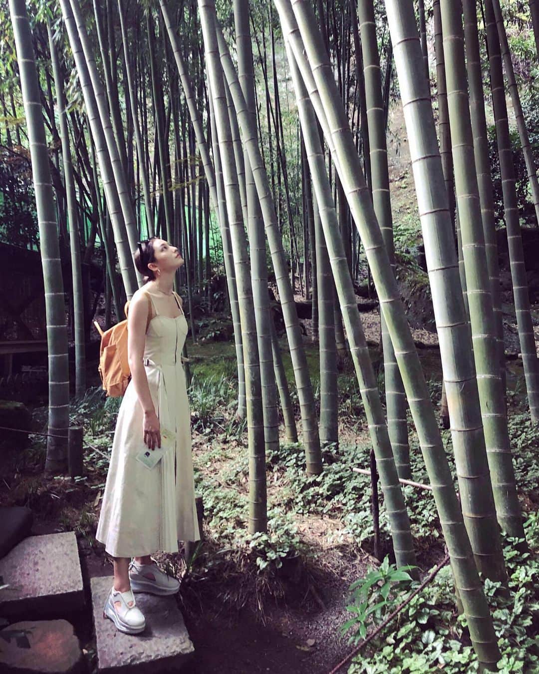 細谷理紗さんのインスタグラム写真 - (細谷理紗Instagram)「夏最後の思い出に鎌倉にある報国寺へ行ってきました🎐🍃 近くにこんな所があったなんて、、、 たくさん癒されました🕺🏻✨🍉🌻 #鎌倉 #報国寺の竹林」9月2日 19時41分 - risahosoya