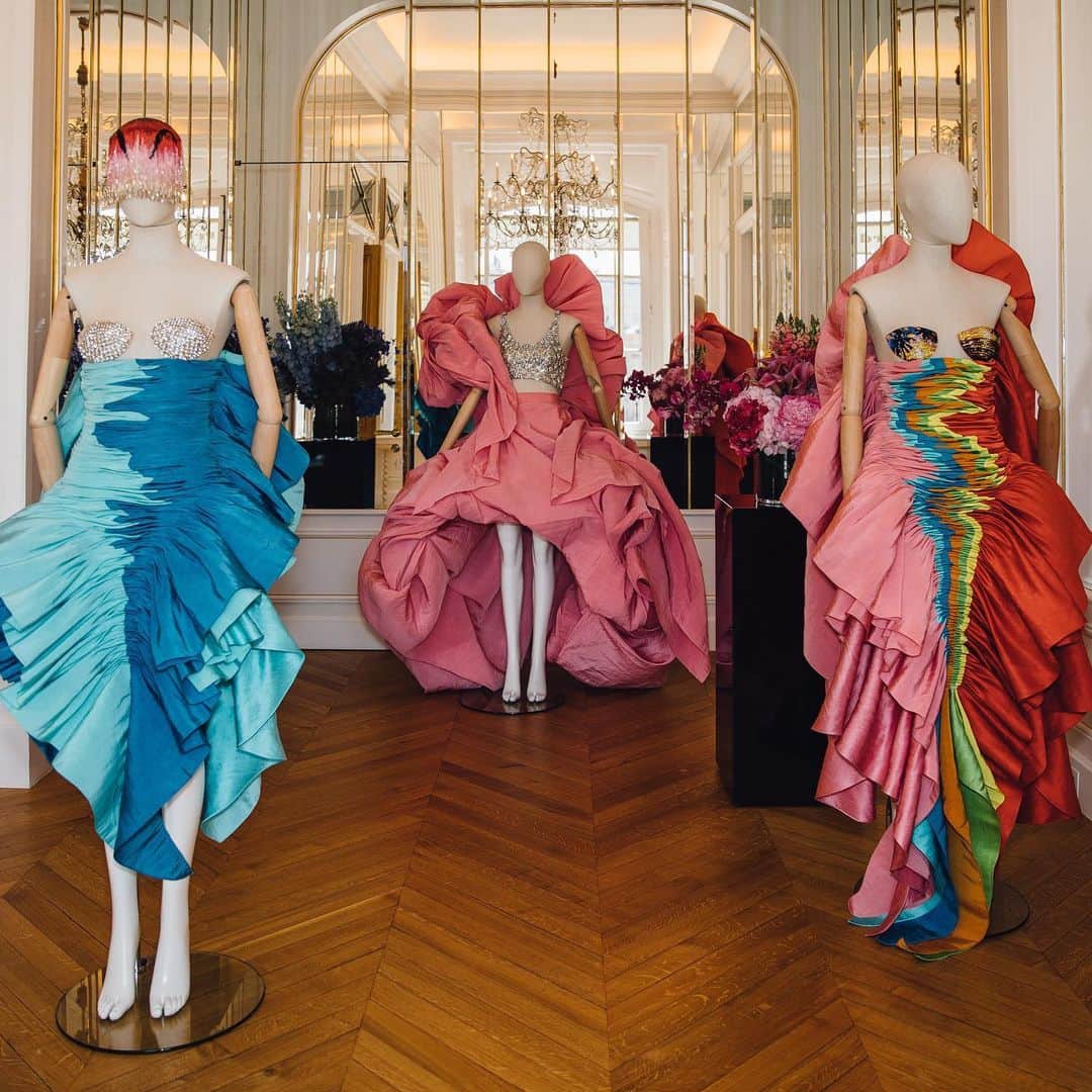 STYLE DU MONDEのインスタグラム：「Schiaparelli studio visit for @voguemagazine #couture #schiaparelli」