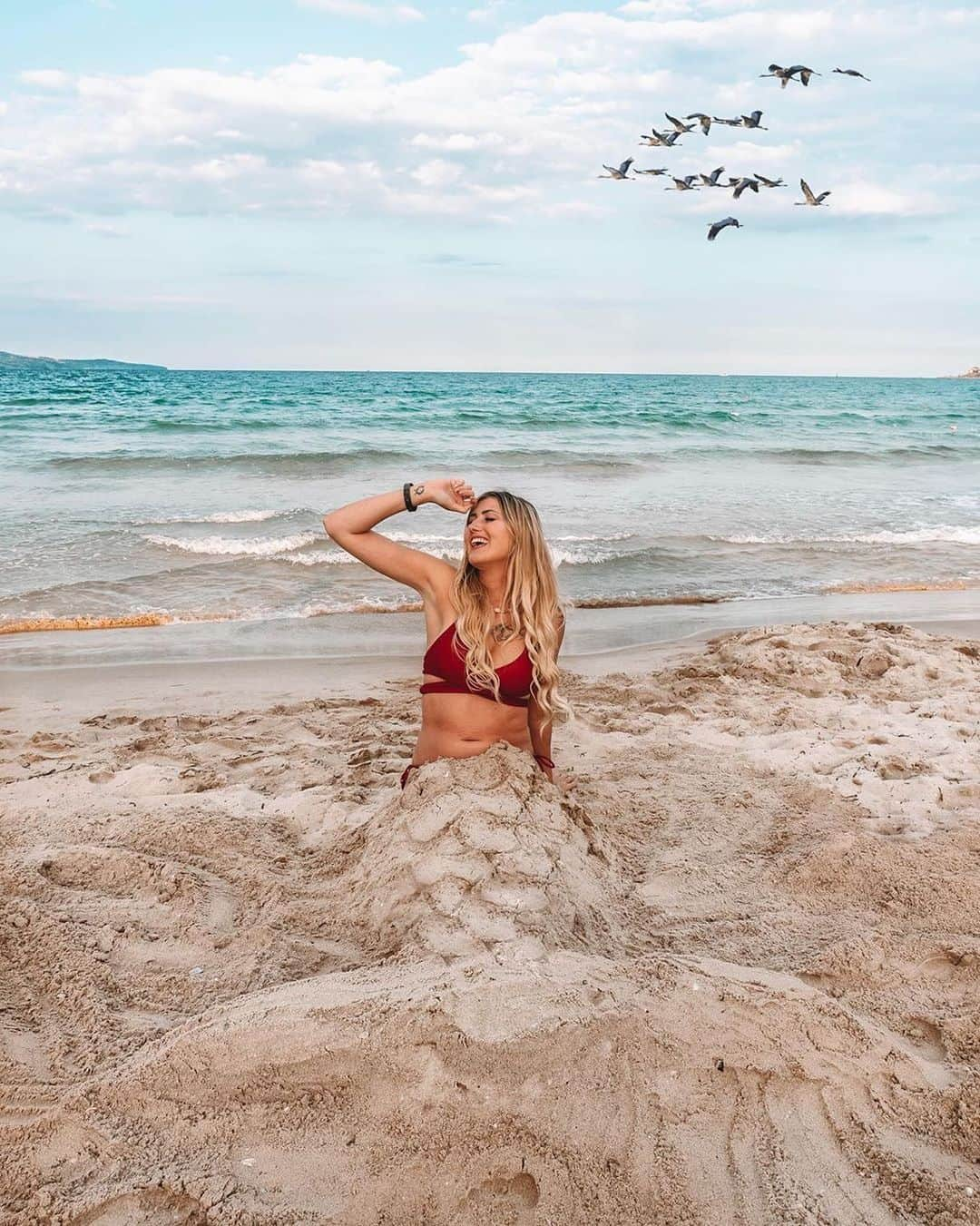 pomeloさんのインスタグラム写真 - (pomeloInstagram)「Mermaid by @verouture  #pomelocamera #pomeloapp #Mermaid #soil #seaside #sea #girl #dress #bright #blue #pomelocam #beach」9月2日 19時44分 - pomelocam