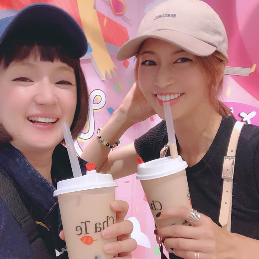 千秋さんのインスタグラム写真 - (千秋Instagram)「安田美沙子ちゃんと番組の女性スタッフさんとチュクミ🐙春に韓国で食べてからチュクミにハマってる。4枚目はチュクミポックンパ。何度でも言うよ「ちゅくみぽっくんぱ」言いたいだけ。 食後に美沙子ちゃんとタピオカ。新大久保弾丸、楽しかった。また行くー。 #安田美沙子 @yasuda_misako #チュクミ #チュクミポックンパ #千秋タピオカ #chate #新大久保」9月2日 18時29分 - chiaki77777