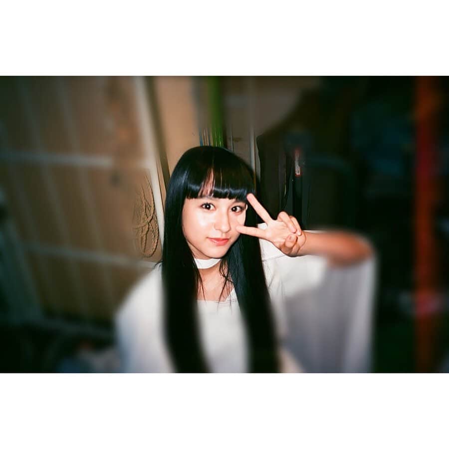 紺野彩夏さんのインスタグラム写真 - (紺野彩夏Instagram)「ロスですね〜 いつも会ってたみんなに会えなくなるの寂しいなって最近になってとっても思います、 オフショット載せとこ☺︎ りひかわいいわ、やっぱり」9月2日 18時35分 - ayaka_konno_official