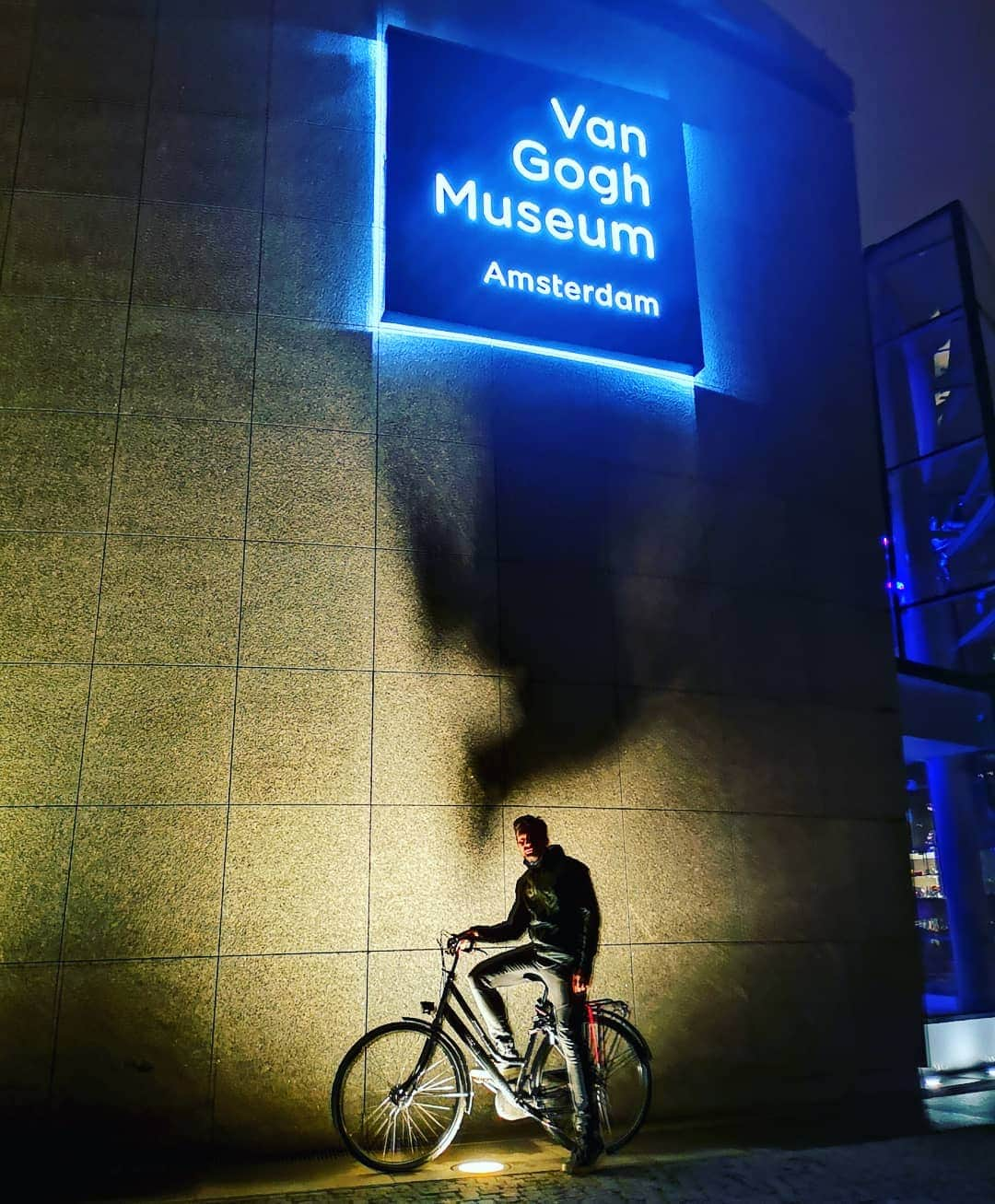 マヌー・ベネットさんのインスタグラム写真 - (マヌー・ベネットInstagram)「Amsterdam by night.」9月2日 18時41分 - manubennett