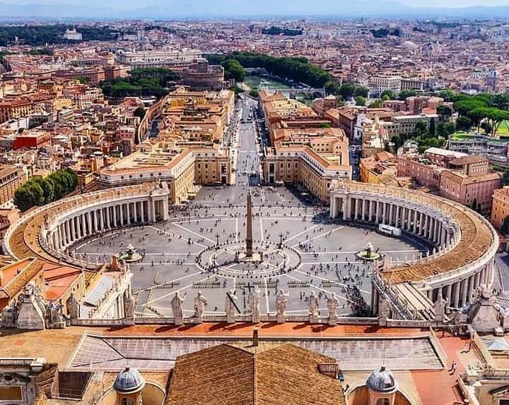 Lonely Planetのインスタグラム：「Today's #lonelyplanet regram comes from @iamujjwaldey, who snapped this impressive frame of the view from St  Peter's Basilica in #VaticanCity. -- We love regramming your travel shots! Tag them with #lonelyplanet for a potential feature.」