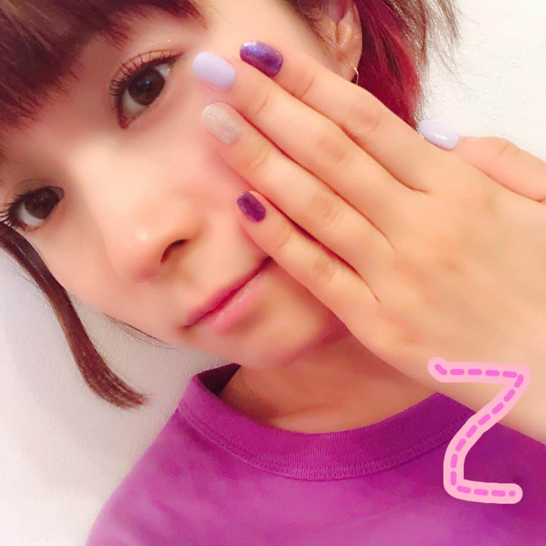 たかはしゆいさんのインスタグラム写真 - (たかはしゆいInstagram)「・ 手足のネイルをチェーーーンジの巻💅 ・ #ハンドネイル #handnail  #フットネイル #footnail  #秋ネイル #夏ネイル  #足元大事  #たかはしゆい」9月2日 18時50分 - t.yuirin