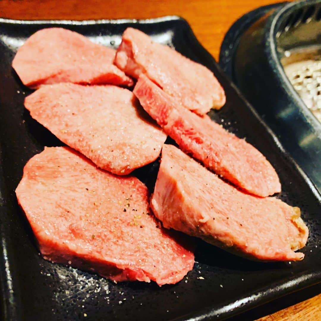 ますぶちさちよさんのインスタグラム写真 - (ますぶちさちよInstagram)「焼肉キッチンスタジアム「黒5」の歌舞伎町店さんに行ってきたよ🥩💖 とろける炙りユッケに極みホルモン、中落ちカルビに締めの黒5めし…最強に美味しかったです👍 店員さんが全部焼いてくれてお皿に乗せてくれるので焦げる心配がないのが100点💮 また行きたい〜〜🤤🤤 #新宿 #歌舞伎町 #黒5 #黒5歌舞伎町店 #焼肉」9月2日 18時50分 - sachiyomasubuchi___