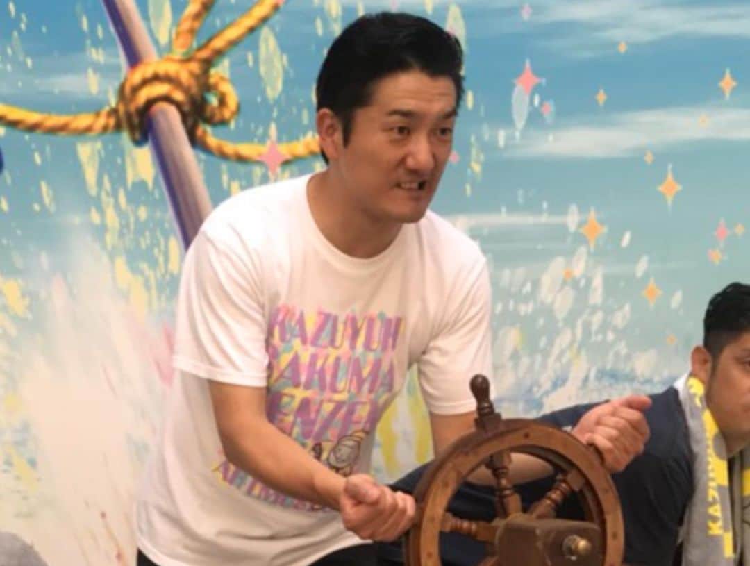 佐久間一行さんのインスタグラム写真 - (佐久間一行Instagram)「JAXA〜  真ん中のキクちゃん、渋いな〜。 イクスピアリの時もそうですが、運転、操縦系、安心してまかせられる〜  さすがミスターMC  #JAXA #佐久間一行 #キクチウソツカナイ #はいじぃ #ピクニック #飯能BBQ #イクスピアリ #操縦 #舵 #MC #司会」9月2日 19時06分 - sakuzari