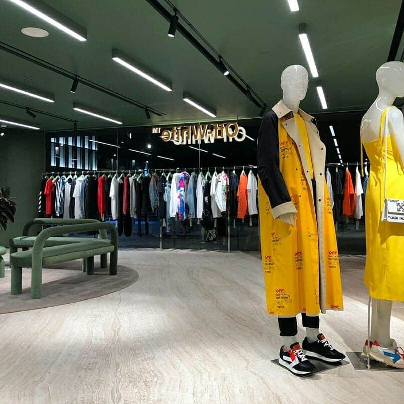 OFF-WHITE C/O VIRGIL ABLOHさんのインスタグラム写真 - (OFF-WHITE C/O VIRGIL ABLOHInstagram)「[retail design] Off-White™ Hong Kong c/o @k11hk」9月2日 19時10分 - off____white