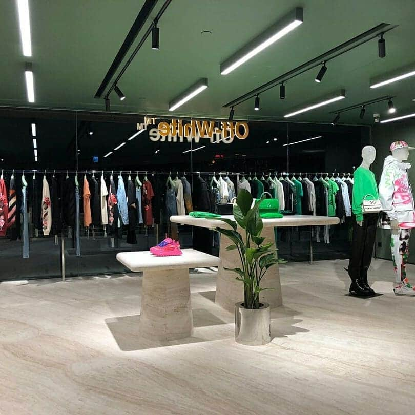 OFF-WHITE C/O VIRGIL ABLOHさんのインスタグラム写真 - (OFF-WHITE C/O VIRGIL ABLOHInstagram)「[retail design] Off-White™ Hong Kong c/o @k11hk」9月2日 19時10分 - off____white