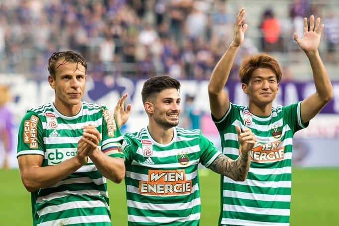 北川航也のインスタグラム：「. Big win!! Wir sind die Besten💚 Danke,guys!! . @red_ring_shots @skrapid1899」