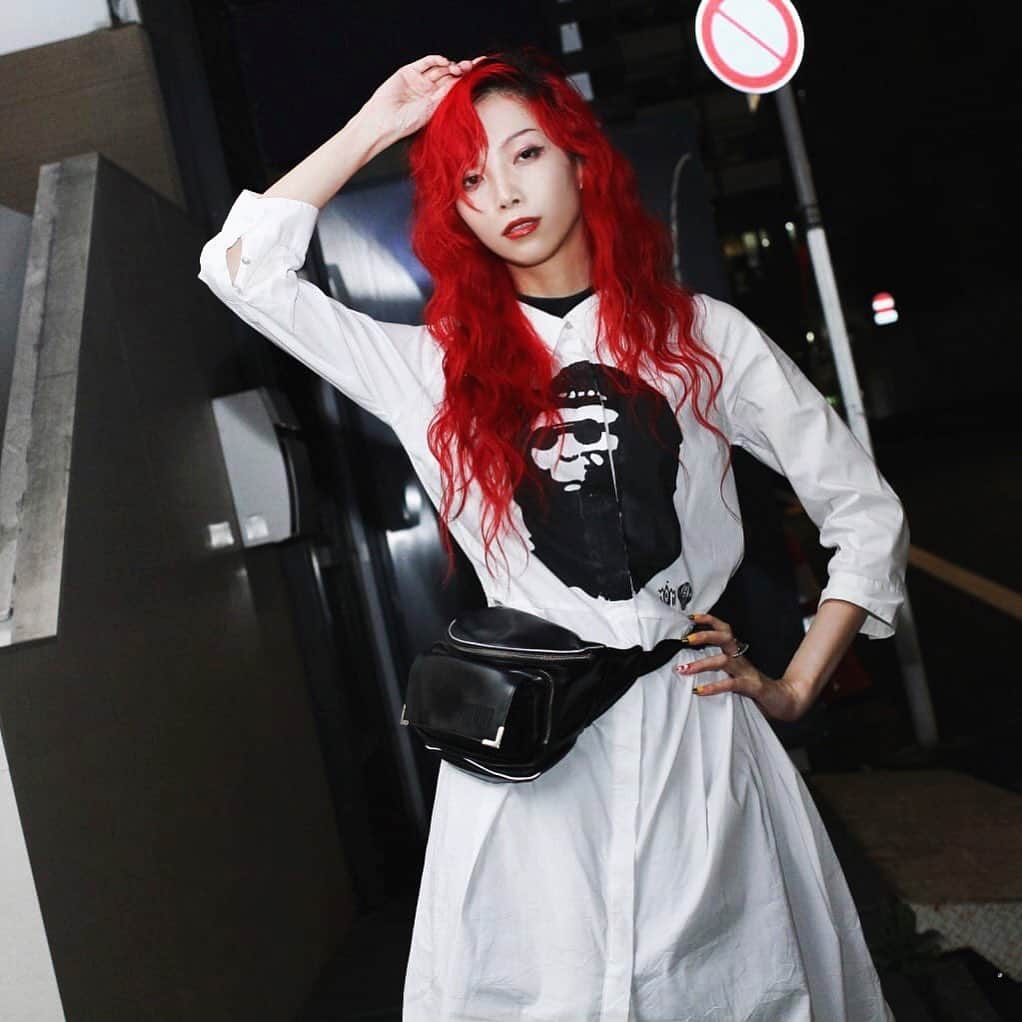 si ouxのインスタグラム：「Thanks! @fashionsnapcom 🔥 どうみても悪役🦹‍♀️」