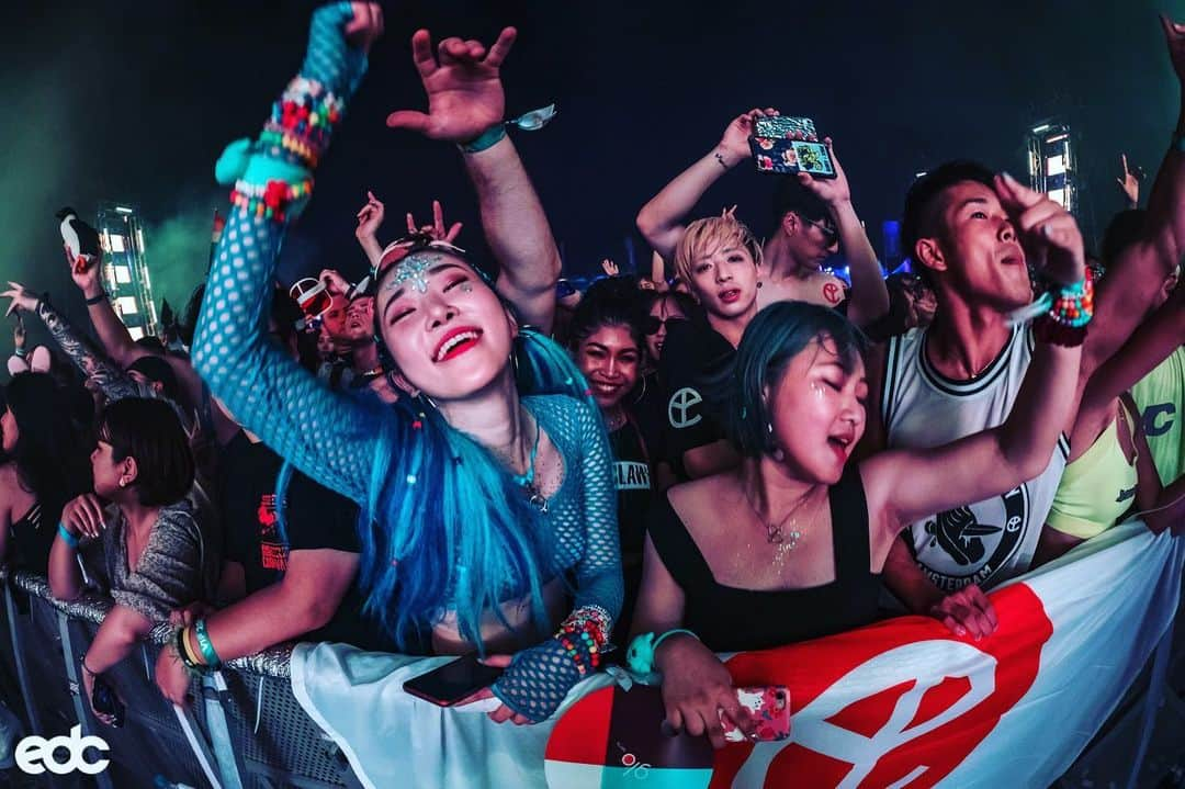 Yellow M.F. Clawさんのインスタグラム写真 - (Yellow M.F. ClawInstagram)「KOREA WAS WILD AF @alivecoverage for @insomniacevents #EDCKorea」9月2日 10時41分 - yellowclaw