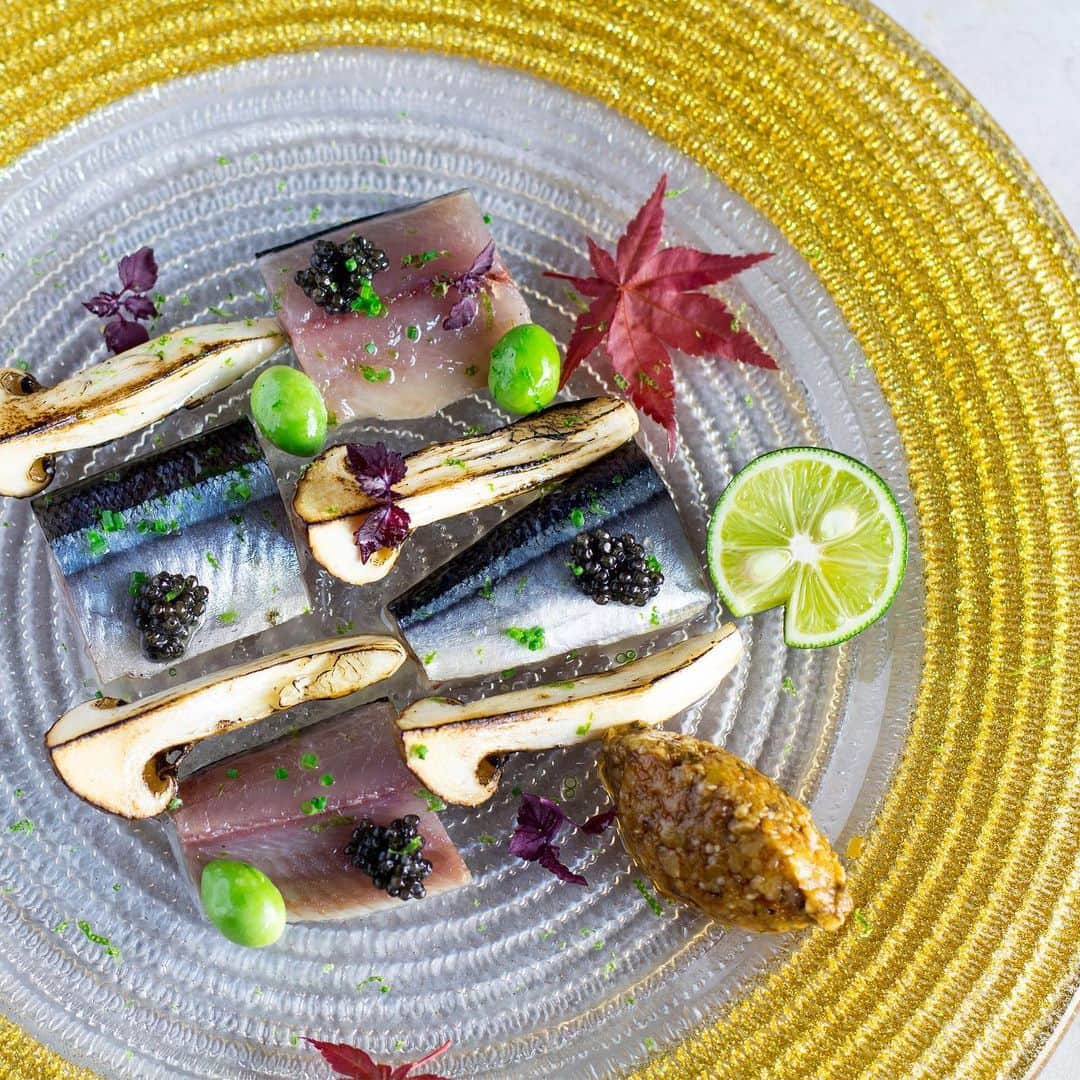 The Westin Osaka （ウェスティンホテル大阪）さんのインスタグラム写真 - (The Westin Osaka （ウェスティンホテル大阪）Instagram)「レストラン「アマデウス」のプレミアムディナーが、本日より新メニューに。 今回は「深まりゆく秋」をテーマに。 旬のお野菜を中心に「秋刀魚」「松茸」「栗」など、秋を代表する食材を使い、前菜からメインにかけて、より秋が感じられるメニューに。 ⠀ ————————————————— ⠀ #アマデウス #秋 #秋刀魚 #松茸 #栗 #キャビア #雲丹 #鮑 #黒毛和牛 #記念日ディナー#アニバーサリー #大阪 #osaka #梅田 #umeda #野菜ソムリエ⠀ ————————————————— ⠀ Tag @westinosaka to share your image with us. ⠀ ⠀⠀ #WestinOsaka #ウェスティンホテル大阪」9月2日 10時48分 - westinosaka