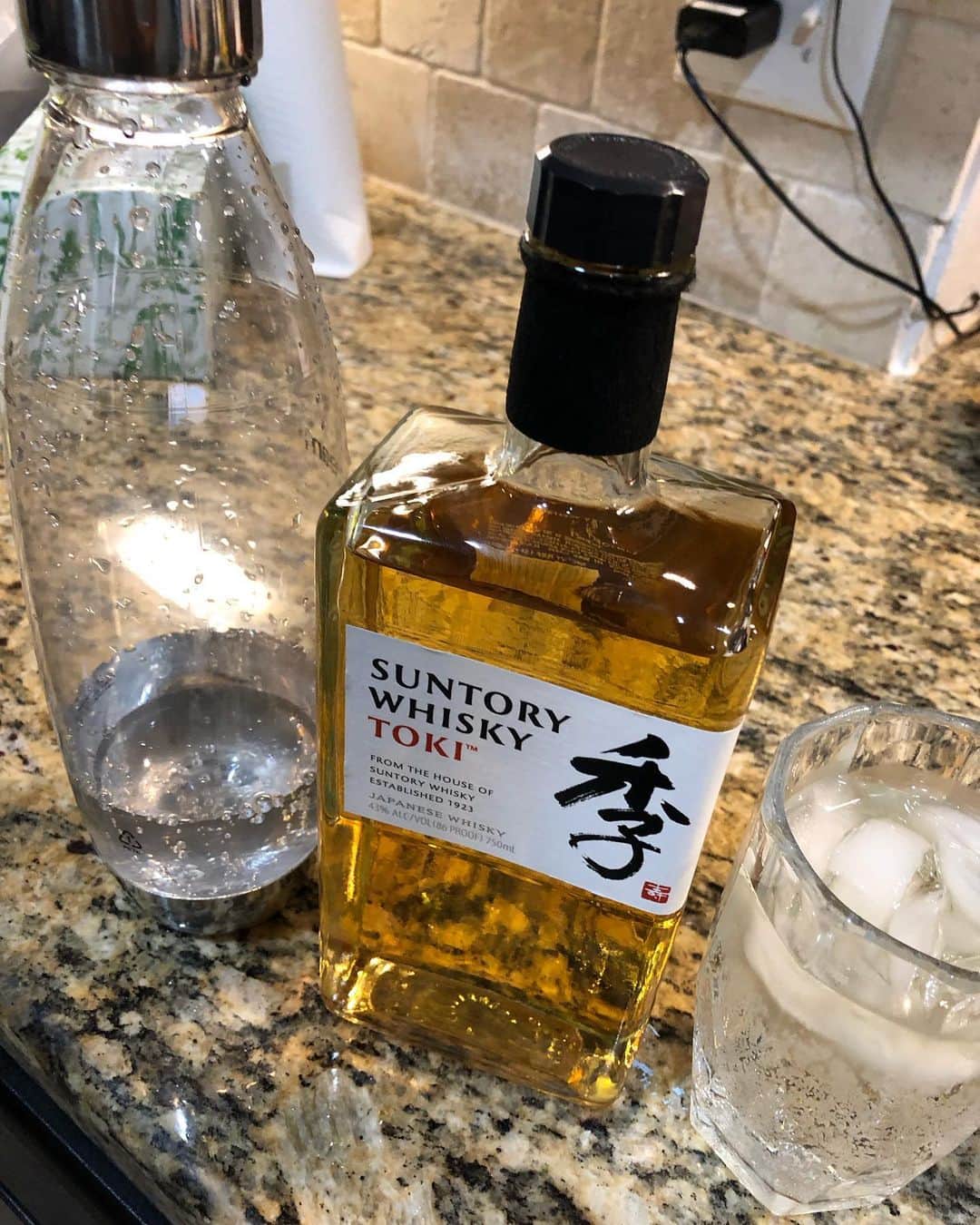 KUSHIDAさんのインスタグラム写真 - (KUSHIDAInstagram)「近所で唯一手に入る日本のウイスキー「TOKI」北米限定品 #フロリダ #オーランド #ウイスキー #金丸義信 #whisky」9月2日 11時02分 - kushida_ts