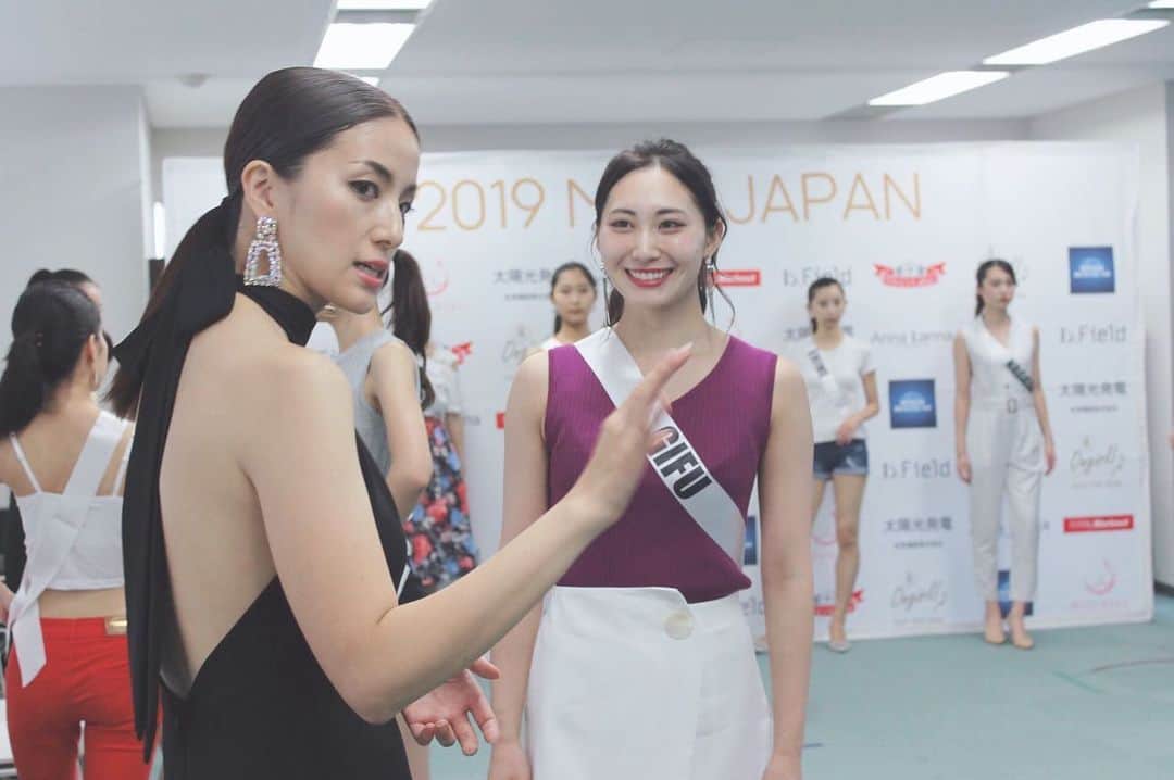 aya onoのインスタグラム：「ミスジャパン 岐阜代表の大野彩です。 いよいよ明日からビューティキャンプが始まります！！ ファイナリスト全員で協力し合い、お互い高め合えていければなと思っています💓 この8日間で総仕上げをし、今までしてきたことを9/11の日本大会で全て出し切りたいと思います。  人と比べるのではなく、自分自身を見つめ直し、『とにかく楽しむ』それをモットーに行ってきます✨  #ミスジャパン  #ミスジャパン岐阜 #missjapan #missjapangifu #2019mj #2019ミスジャパン #2019missjapan #大野彩 #岐阜 #岐阜代表 #ビューティキャンプ #美 #美のカリスマ」