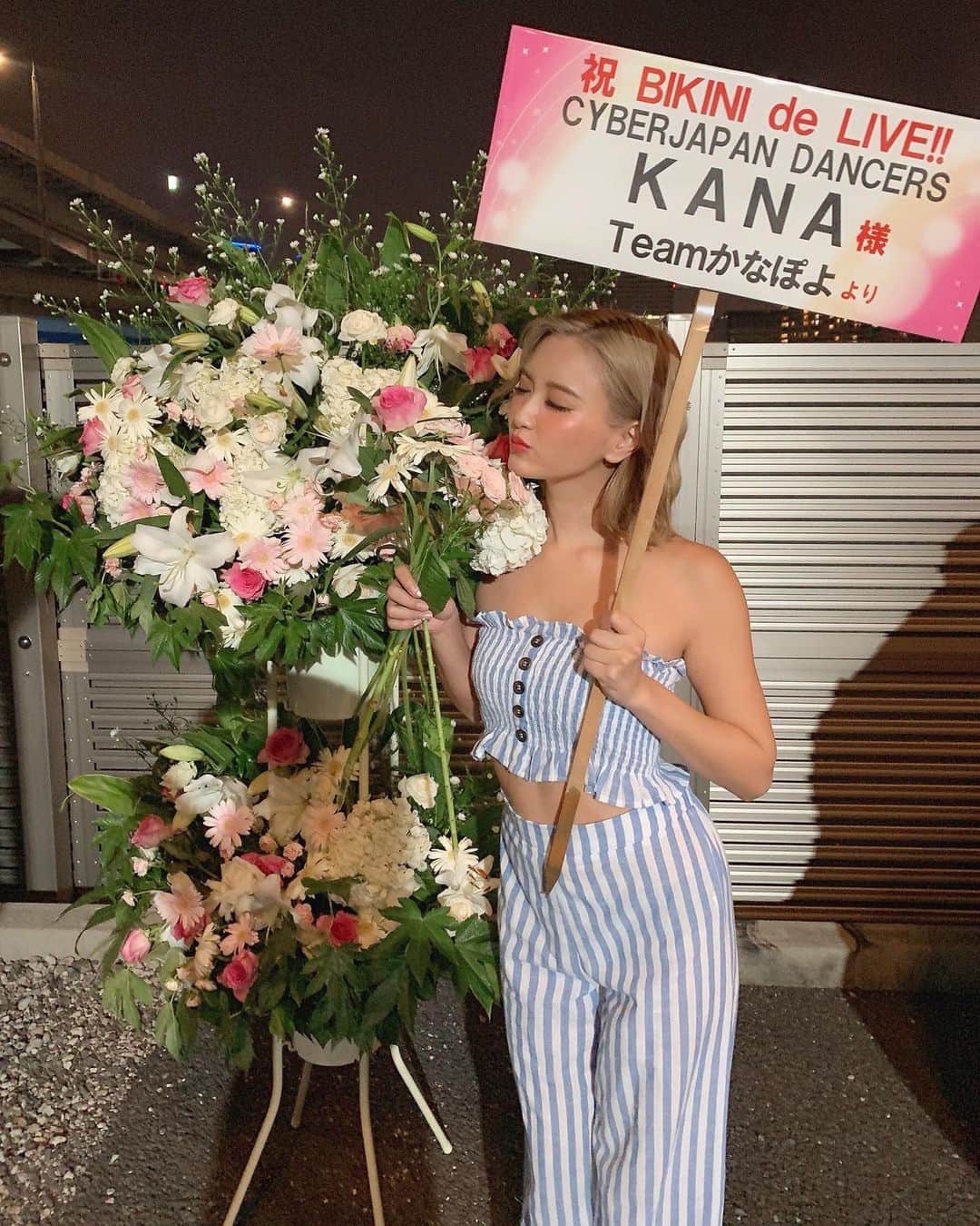 のインスタグラム：「💐😚💕 ありがとう💋  素敵なプレートと少しのお花を お持ち帰りさせて頂きました🥰 ． #cyberjapan #teamかなぽよ」