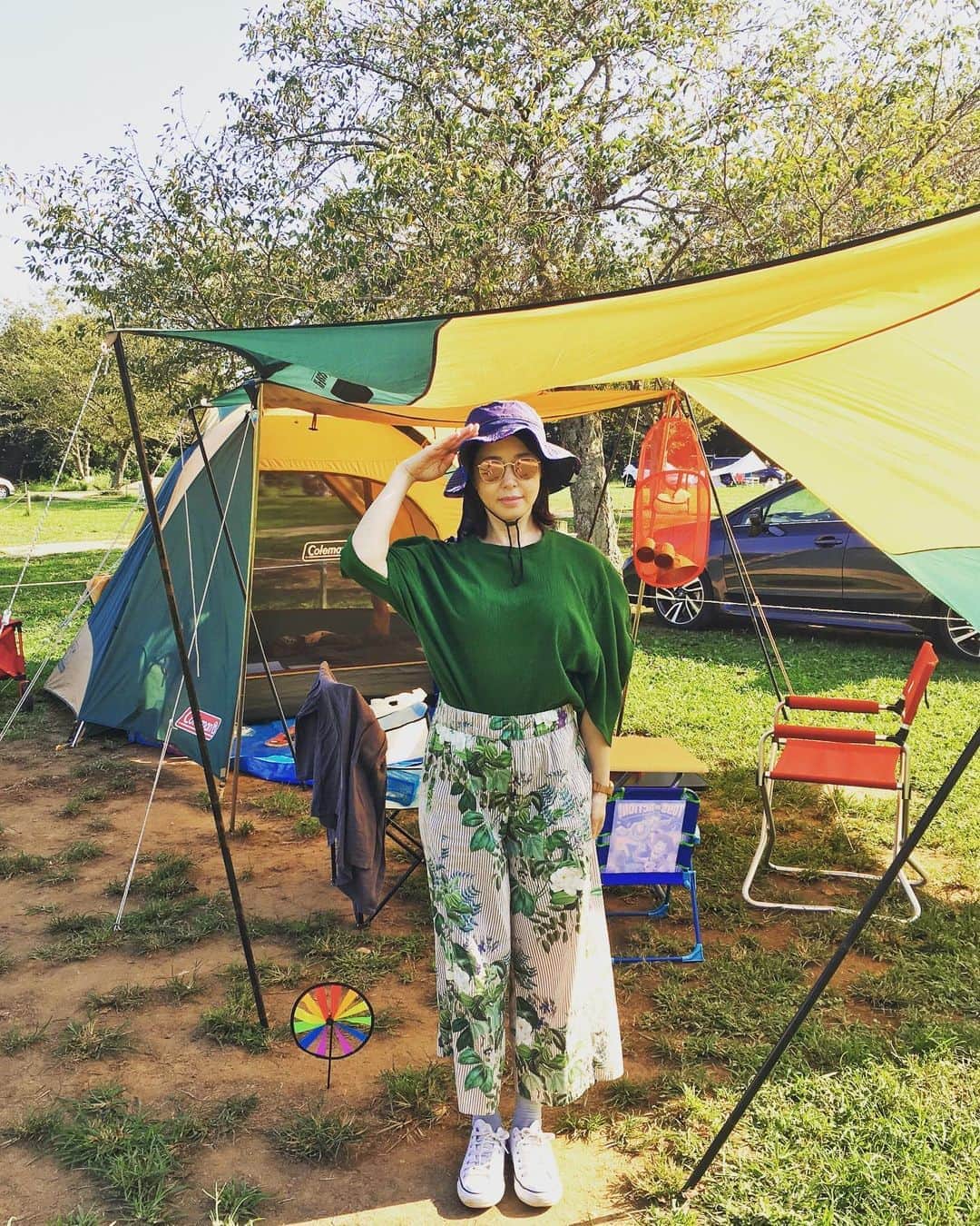 堀内敬子さんのインスタグラム写真 - (堀内敬子Instagram)「夏が終わりました。  新学期が始まり。 お弁当を作って、送り出し。 ほっとしました。  最後の夏。テントを借りてキャンプしました。  タープとテント立てるのに、1時間半もかかってしまいました。  でも楽しいですね。  借りてキャンプしたことで、欲しいテントも絞れるようになりそう！ Colemanも使いやすかったなぁ。 ogawaのテントも気になります🏕  夏の終わり。お仕事の準備します！  #キャンプ #成田ゆめ牧場ファミリーオートキャンプ場  #快適にキャンプしました  #飯盒でご飯も上手にできた #テントやタープ借りました #夏の終わり」9月2日 11時45分 - horiuchi_keiko