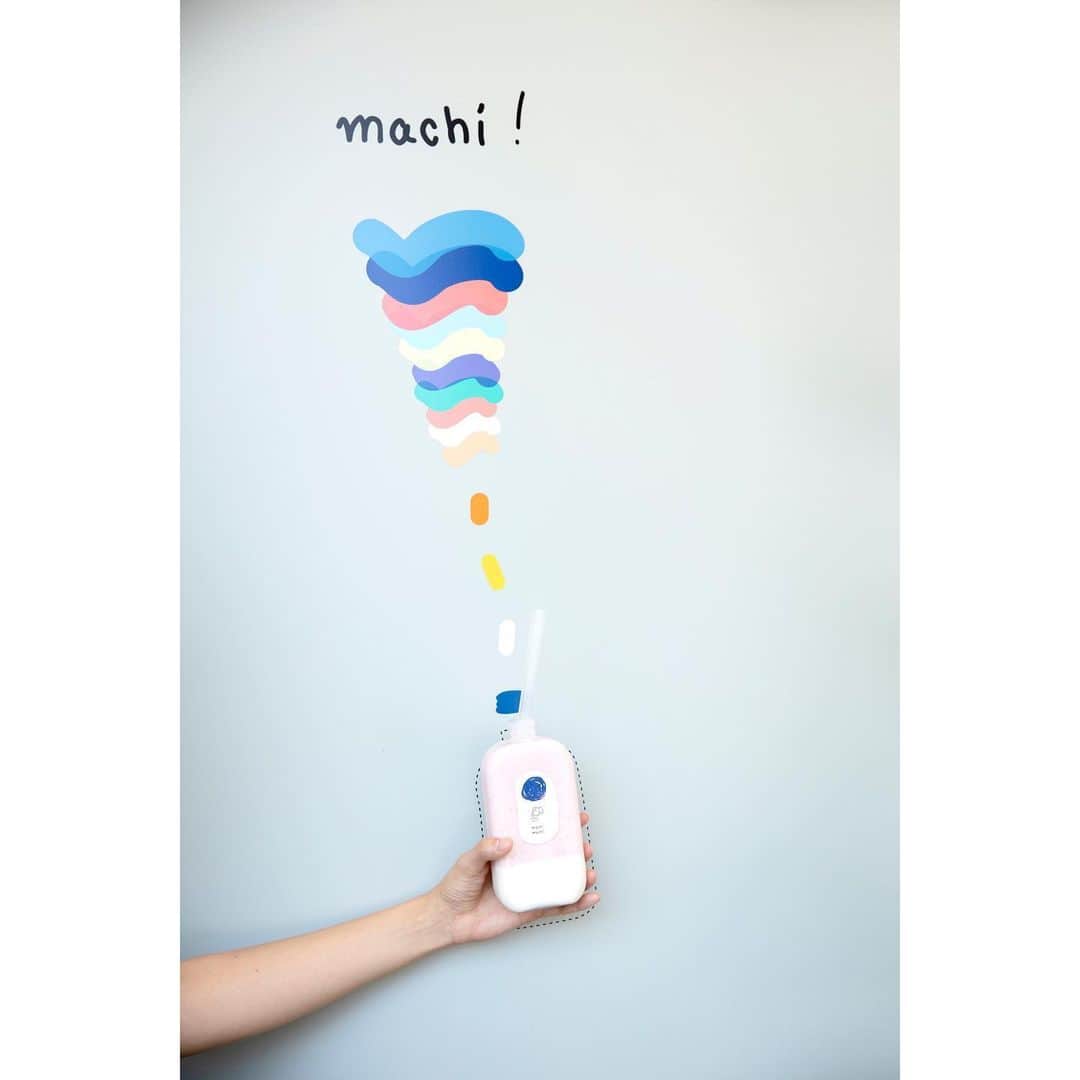 のインスタグラム：「machi machi / 2F . 【🍊LIKE SPOT🍋】 神のチーズティー屋さんmachi machiにキュートな壁がいっぱい。フォトジェニックなドリンクと一緒に撮影できる📸 . #LAFORETSTYLE #LIKESPOT #photogenic #instalike #instagood #machimachi #cheesetea #tokyo #laforet #harajuku #laforetharajuku #フォトジェニック #映えスポット #映え壁 #映え空間 #神のチーズティー  #パンナコッタ #台湾 #東京 #ラフォーレ #原宿 #ラフォーレ原宿 #도쿄여행 #인스타빨」
