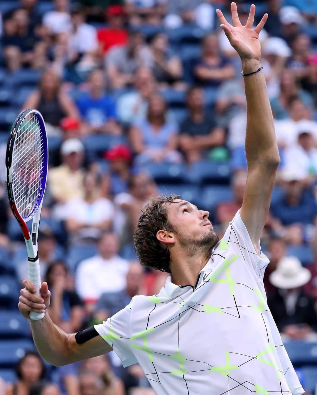 のインスタグラム：「First of all...What a great match tonight.  Dominik was playing so good and congrats on a fantastic tournament for him.  Excited to be in the quarter finals here for the first time ✅🎾🐊💥🗽// Прежде всего... какой тяжелый матч был сегодня. Доминик играл невероятно, поздравляю его с таким крутым результатом на этом турнире. Безумно рад впервые выйти в четвертьфинал на @usopen ✅🎾💥🗽🐊」