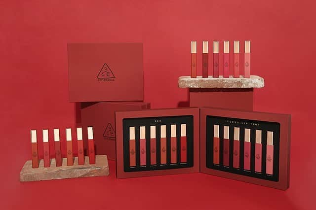 3CE Official Instagramさんのインスタグラム写真 - (3CE Official InstagramInstagram)「3CE CLOUD LIP TINT KIT 열두가지 컬러를 한번에 만나는 방법🎁 올가을 매일 클라우드 립 틴트 하세요💋 #3ce #3cecloudliptint #cloudliptint #3ce클라우드립틴트 #클라우드립틴트」9月2日 12時19分 - 3ce_official