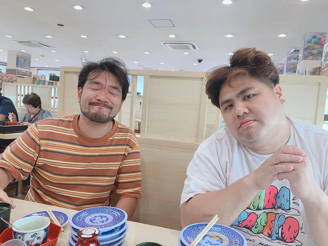 池田真一さんのインスタグラム写真 - (池田真一Instagram)「我が家朝から色々ありましてお昼にくら寿司来てます。また言います。」9月2日 12時23分 - wartdebu