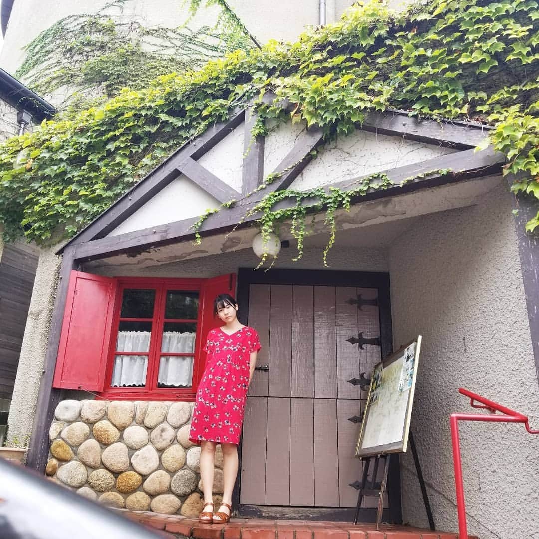 りかこのインスタグラム：「8/29 神戸 沢山写真を撮ったのでインスタにもポイ( ^-^)⊃⌒ο 神戸は街並みがかわいい〜！ トリックアートが超面白かったのだ🐹 #神戸 #トリックアート」