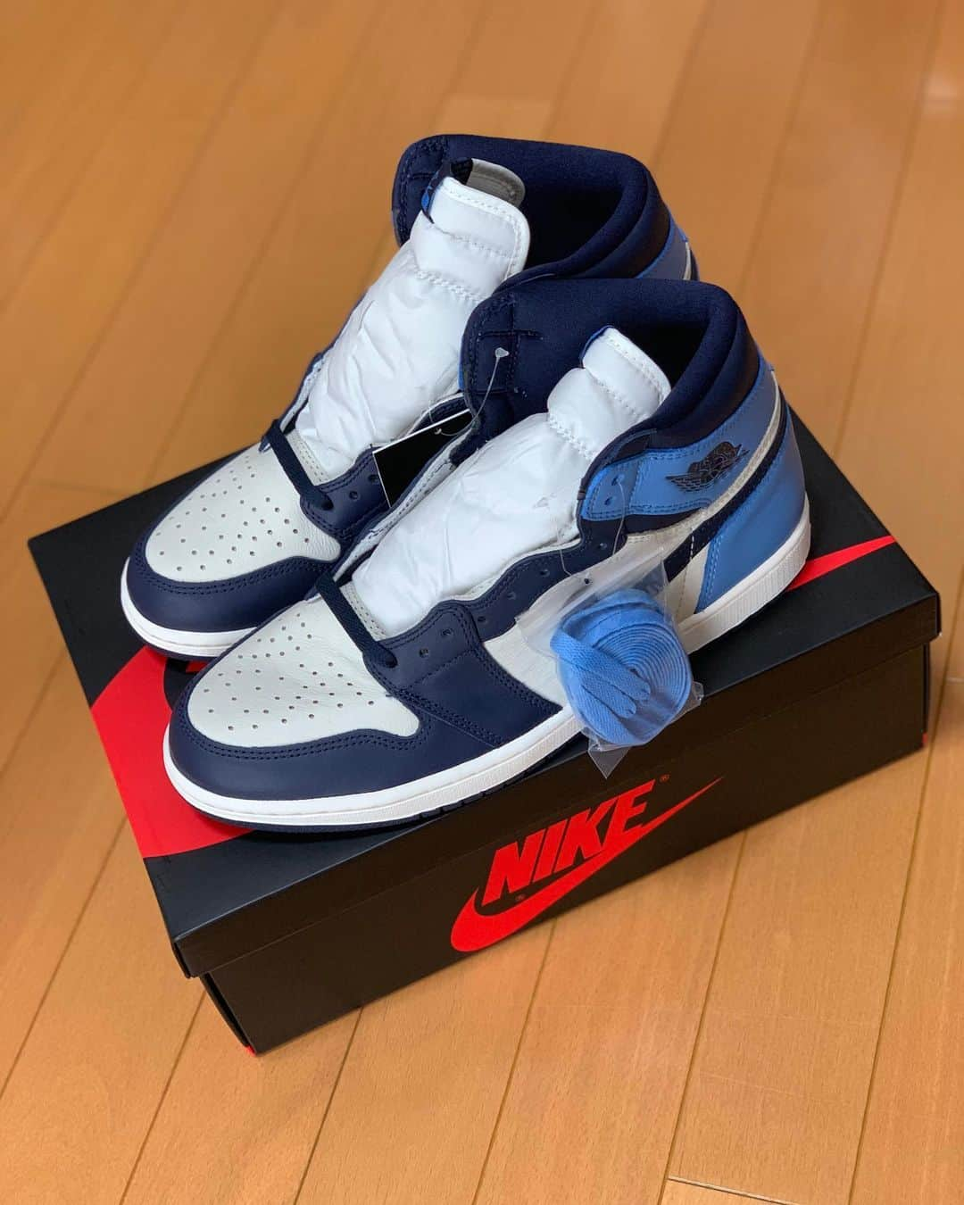 岩本煌史さんのインスタグラム写真 - (岩本煌史Instagram)「got new kicks!! AIR JORDAN1 Retro High Obsidian UNC  #nike #ナイキ #airjordan #airjordan1 #aj1 #airjordan1high #airjordan1highobsidian #airjordan1highobsidianunc #airjordan1highobsidianuniversitublue #snkrs #prowrestler #プロレスラー #三重県 #桑名市 #出身 #岩本煌史 #sneaker #スニーカー #スニーカー大好き #足元倶楽部 #キモ撮り」9月2日 13時01分 - koji_iwamoto