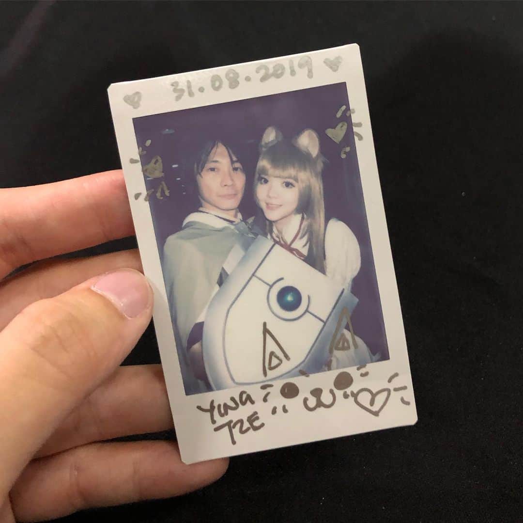 YingTzeさんのインスタグラム写真 - (YingTzeInstagram)「I love Polaroids ❤️ Looking back at it makes me happy ! _ I have an album of my old polaroids somewhere in my house. I need to find it 😂 p/s : All my #TeamYTZ who took selfies / photos / Polaroids with me don’t forget to tag me ! 🐈❤️ #blessed #animangaki2019」9月2日 13時12分 - yingtze