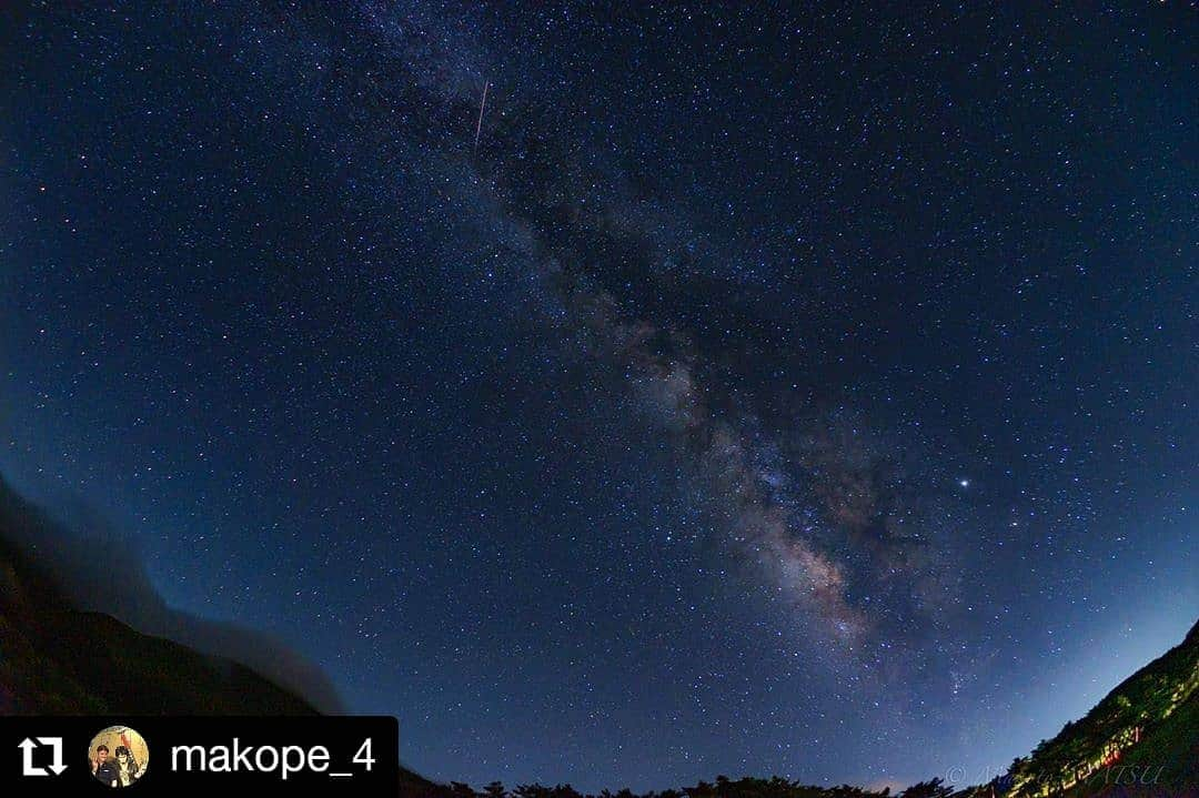 カメラのキタムラさんのインスタグラム写真 - (カメラのキタムラInstagram)「#Repost @makope_4 様 • • • • • • 500回目の投稿は何にしようかと悩んでましたが、出張と重なり写真が間に合わずiPhoneの中の写真ですが投稿！ ほぼ撮って出しでごめんなさい。 . . えびの高原で撮影した天の川 . . 恐ろしいぐらい夜空を埋め尽くす星々の光、肉眼でもよく見える天の川 . 綺麗だったなぁ〜😍 . これだから星景撮影はやめられない(笑) . 魚眼レンズで撮ったので、左下のモヤっとしたのが硫黄山と韓国岳 硫黄山は今も噴煙を出してるのてモヤモヤ(笑) . 後日改めて現像したのをアップしま〜す😅 . Camera : α7M2 Lens : FE28mm F2.0 + Fisheye . #photo #photographer #フォトグラファー #写真部 #ファインダー越しの私の世界 #写真好きな人と繋がりたい #写真撮ってる人と繋がりたい #東京カメラ部 #tokyocameraclub #キタムラ写真投稿 #IGersJP #ig_japan_ #天の川 #milkyway #500投稿目」9月2日 13時07分 - camera_kitamura