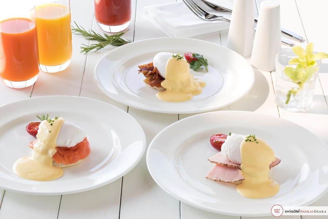 のインスタグラム：「#LiveItWell 9月のスタートは、スイスエグゼクティブラウンジから始めましょう。グルメな朝食と壮大な街の景色を楽しみながら、穏やかで静かな時間をお過ごしください。  #LiveItWell this September by starting off your day right at the Swiss Executive Lounge. Enjoy a gourmet breakfast, bask in magnificent city views, and indulge in some peace and quiet.」