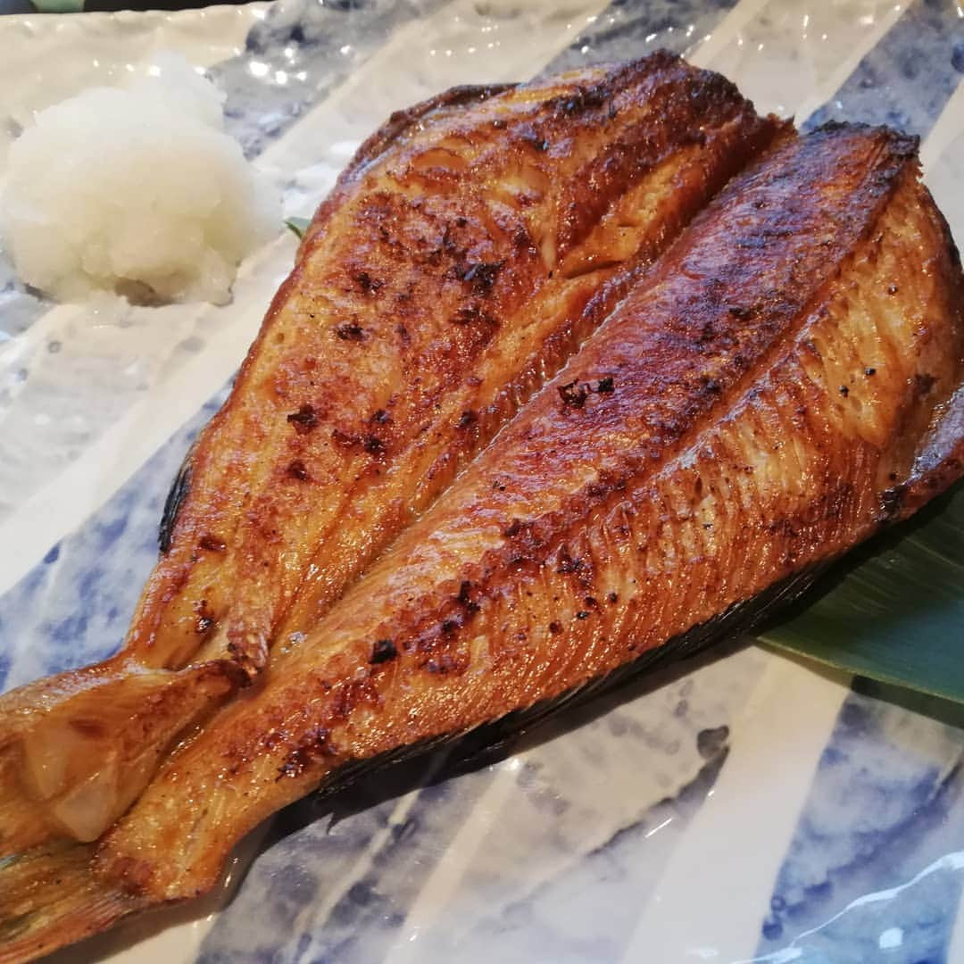 小尾渚沙さんのインスタグラム写真 - (小尾渚沙Instagram)「念願の、味噌ラーメン「雪風」とジンギスカン「だるま」を制覇！！ 40分並んだ甲斐がありました！(ToT) . 他にも美味しいもの沢山食べてパワーチャージ完了です！ 今週も17時からは『NACK Nパス』にお付き合いくださーい♡♡ . #弾丸旅行 #母娘 #母娘旅行 #札幌グルメ #はしご酒 #札幌 #すすきの #飲兵衛親子  #味噌ラーメン #雪風 #雪あかり #ジンギスカン #だるま #成吉思汗だるま #イクラ丼 #鮨棗 #ほっけ #サッポロクラシック  #小尾ールタイム #NACK5 #nパス795 #小尾渚沙」9月2日 13時23分 - obi_nagisa