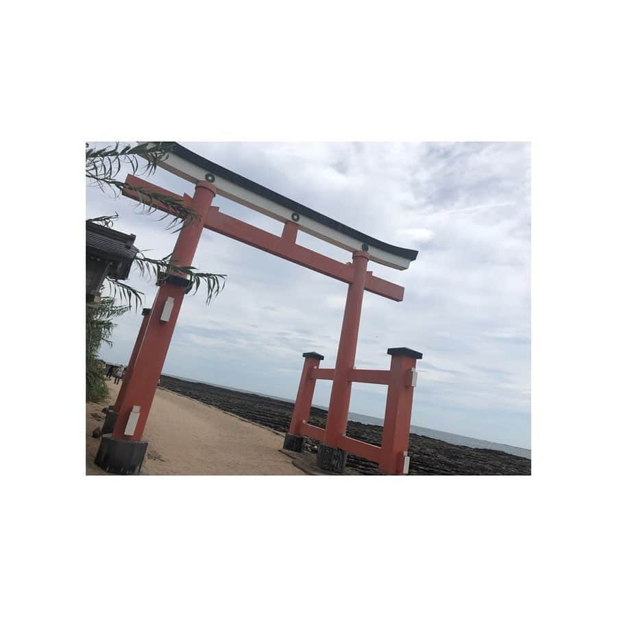 高木紗友希さんのインスタグラム写真 - (高木紗友希Instagram)「* * 宮崎旅行✈︎ 青島神社。青島ビーチパーク。 * * 5枚目の動画は 水に溶ける願い符。 * 青島も行きたかったので、 行けて嬉しかった♩ * * #juicejuice #高木紗友希 #宮崎県 #宮崎 #青島 #青島神社 #衣装さんとお子さんと一緒に #旅人さゆべぇ」9月2日 13時49分 - sayuki_takagi.official